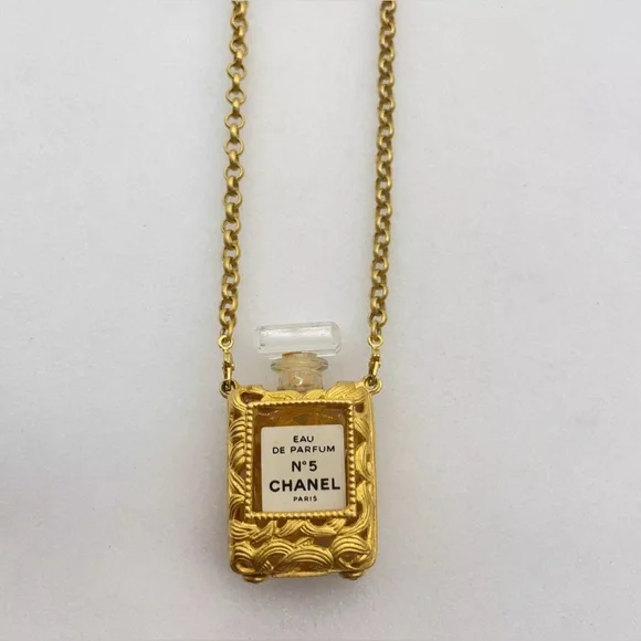 CHANEL Vintage Necklace No.5 Perfume Gold Necklace W/original Box - Picture 9 of 13
